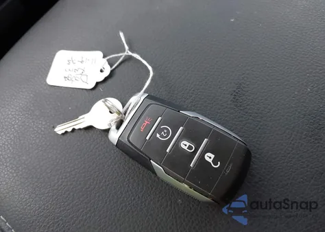 2025 Ram 1500 Big Horn 4X4 6'4 Box z USA, uszkodzony, nr VIN 1C6SRFMP8SN737615